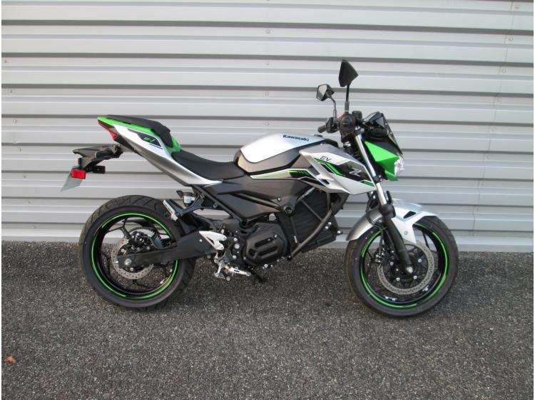 KAWASAKI Ze-1