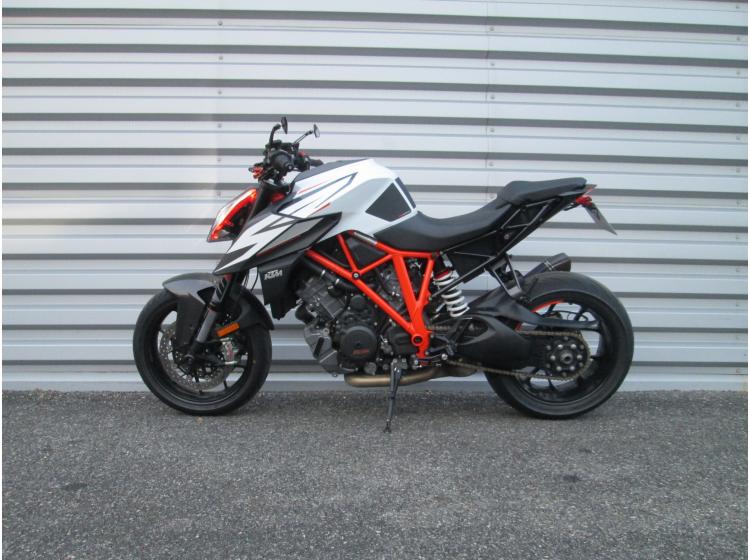 KTM 1290 SUPER DUKE R