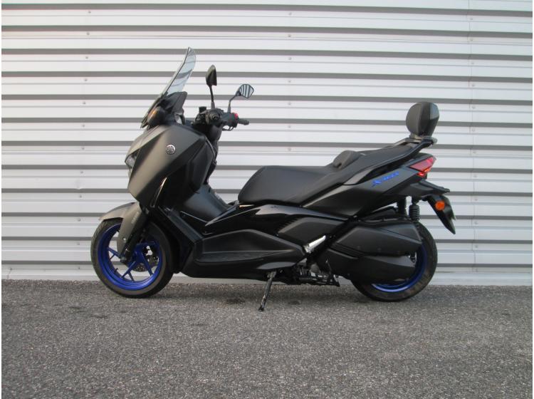 YAMAHA XMAX 300