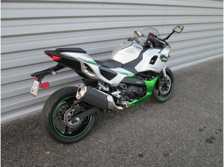KAWASAKI Ninja 7 Hybrid