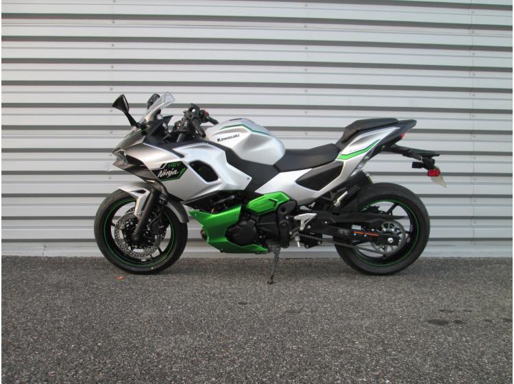 KAWASAKI Ninja 7 Hybrid